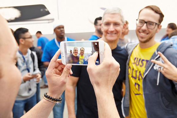 Як змінюється Apple під керівництвом Тіма Кука