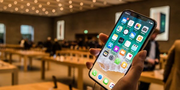 Мінг-Чі Куо повідомив характеристики iPhone 2018 року