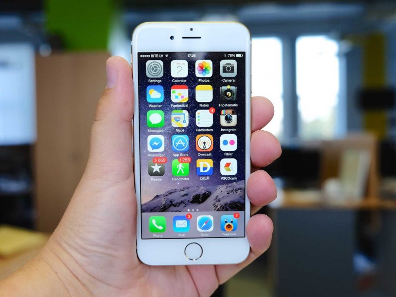 Власники iOS-пристроїв в «кіберпонеділок» зробили в 4 рази більше онлайн-покупок, ніж користувачі Android