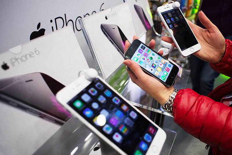 Чутки: Apple випустить новий 4-дюймовий iPhone у 2015 році