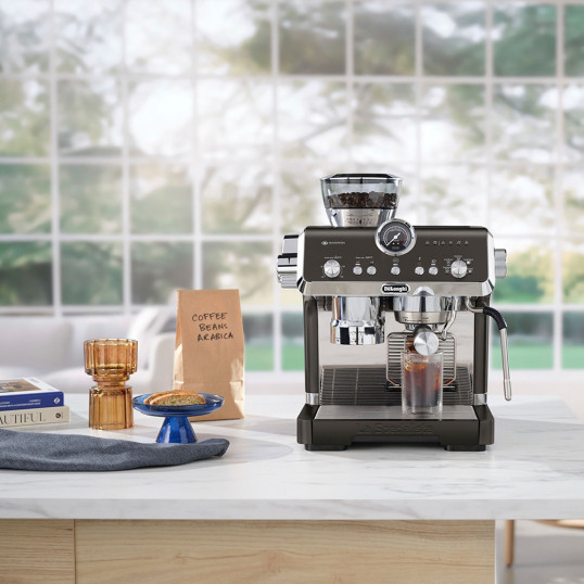 Кофеварка рожковая DeLonghi EC 9555 BK (EU)