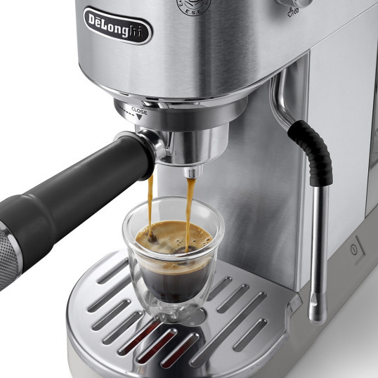 Кофеварка рожковая DeLonghi EC890.M (UA)