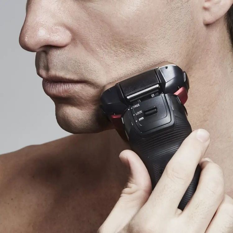 Електрична бритва Panasonic (ES-LT2N-S820)